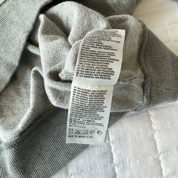 H&M DIVIDED Heart Embroidered Gray Sweatshirt Crewneck Pullover Size Small S - Picture 8 of 11